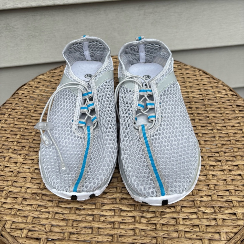 Women’s Light Gray Mesh Slip on Quick Drying, Breathable Water Shoes. Size 8.5